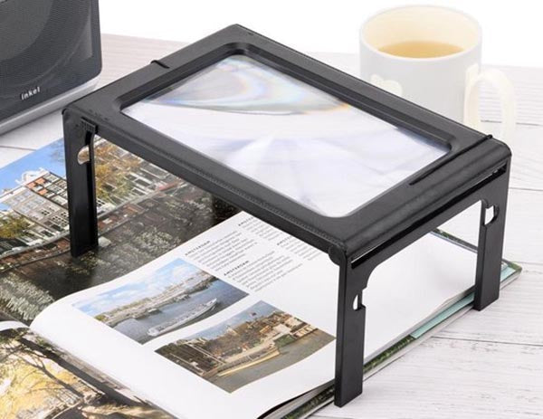 Reading Magnifier For The Elderly