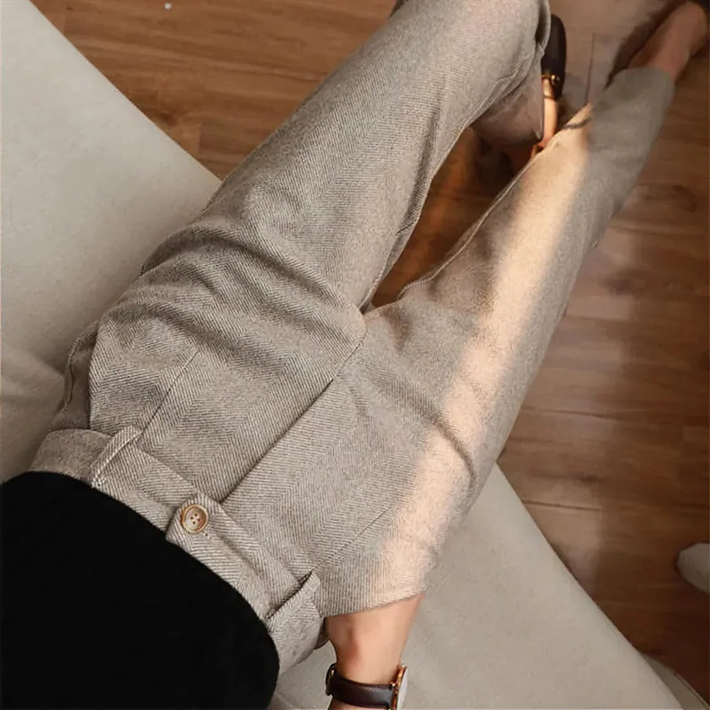 Elegant and Fitted Women's Pants