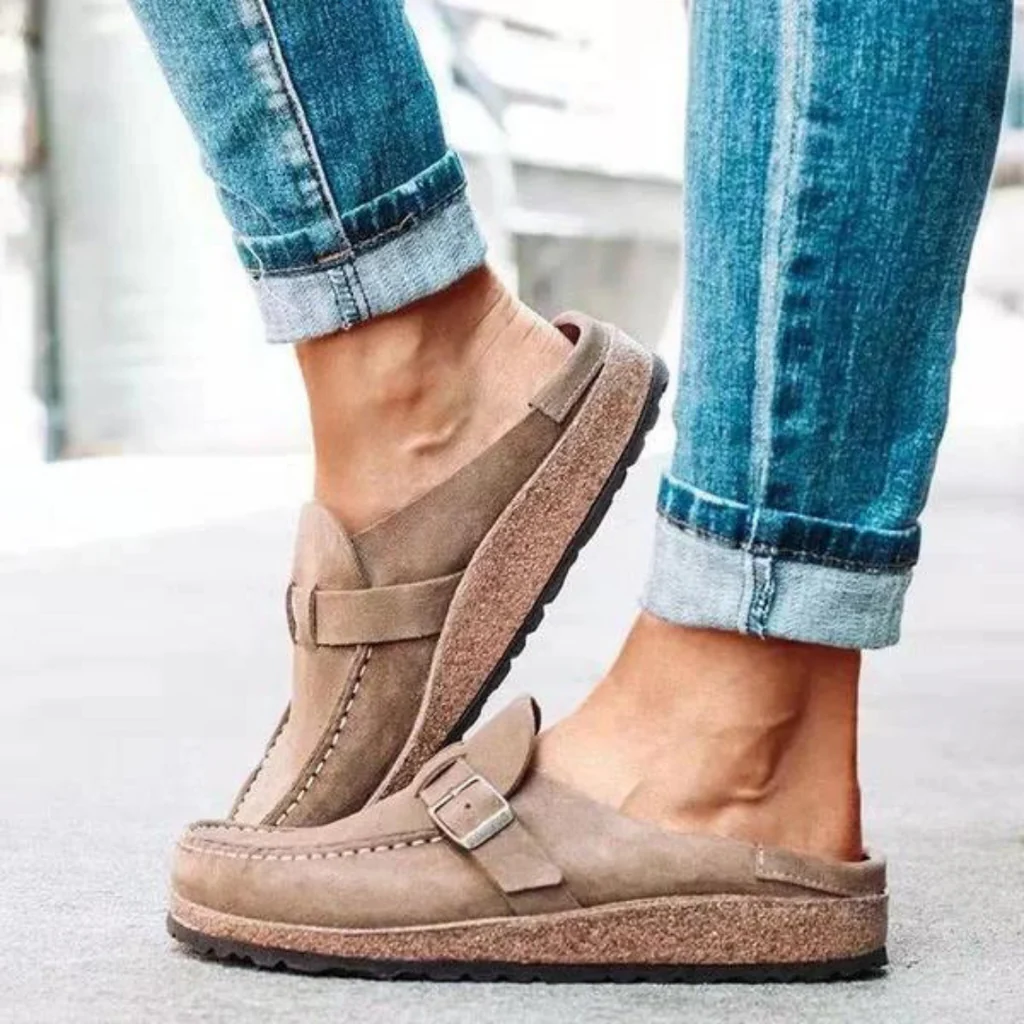 Orthopaedic clogs for women