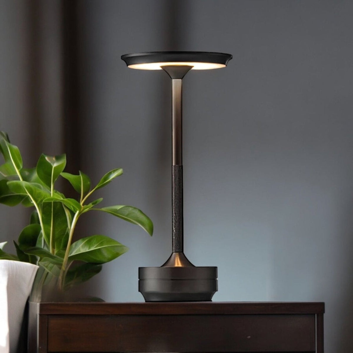 Cable-Free Rechargeable Modern Aura Table Lamp