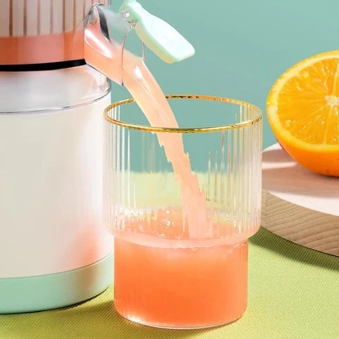 Portable Wireless Electric Fresh Orange Citrus Squeezer Juicer