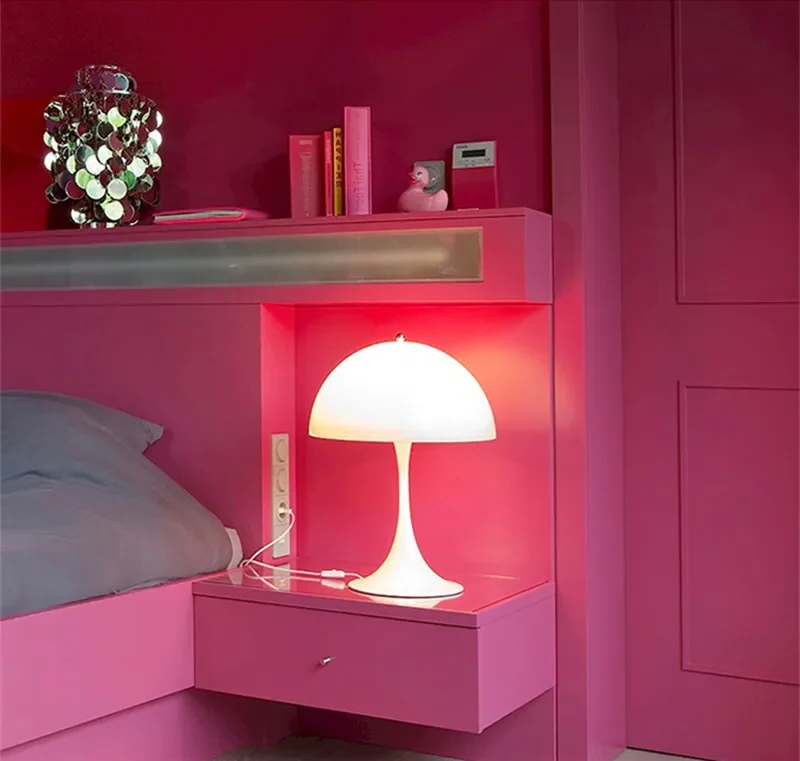 Retro Danish Table Lamp - Iconic Mushroom Design for Modern Spaces