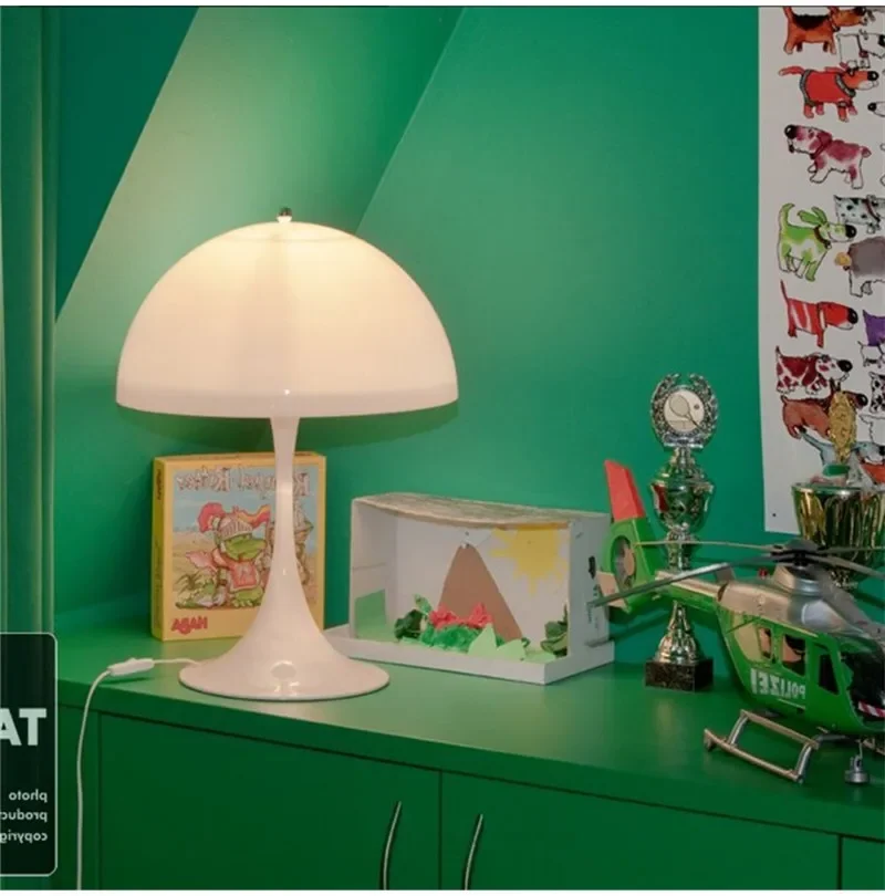 Retro Danish Table Lamp - Iconic Mushroom Design for Modern Spaces